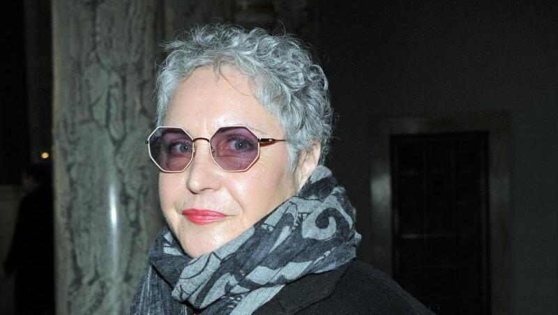 Die Schauspielerin Katherina Jacob auf dem Weg zur Trauerfeier. Die Schauspielerin Katherina Jacob auf dem Weg zur Trauerfeier.