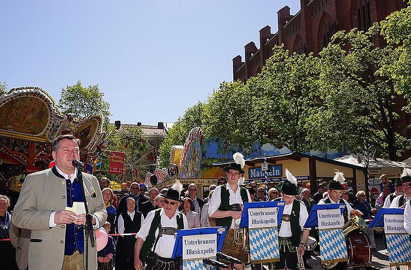 Am Samstag startete die Maidult am Mariahilfplatz. Klicken Sie sich durch die Bilder der Eröffnung durch Bürgermeister Josef Schmid.