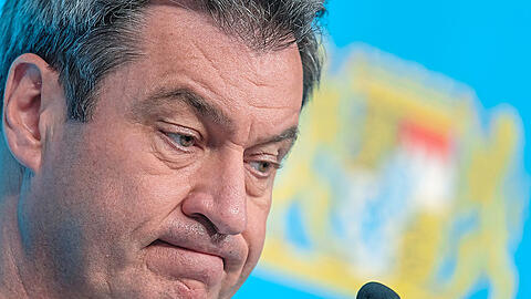 Ministerpräsident Markus Söder (CSU) hat Grund zur Trauermiene – ein weiteres seiner Corona-Verbote ist nun passé.