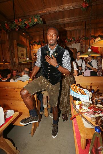 Hat gute Laune: Sprint-Star Usain Bolt im Weinzelt.