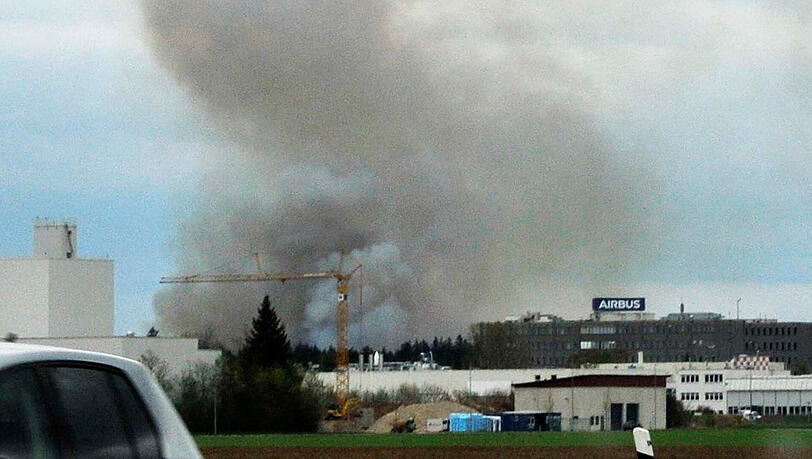 Eine Waldfläche von 25.000 Quadratmetern brannte in der Nähe des Ikea an der Gudrunsiedlung in Brunnthal ab. Eine Waldfläche von 25.000 Quadratmetern brannte in der Nähe des Ikea an der Gudrunsiedlung in Brunnthal ab.