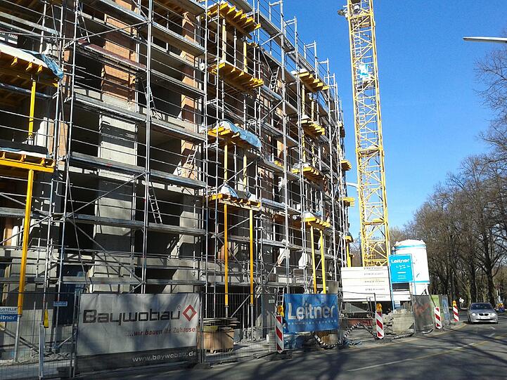 Auf der Straße vorne wird's baustellenbedingt ein wenig enger.