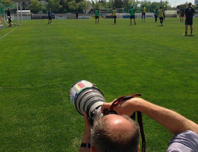 Die Löwen beim Training in Neusiedl. Die Kameras sind immer dabei