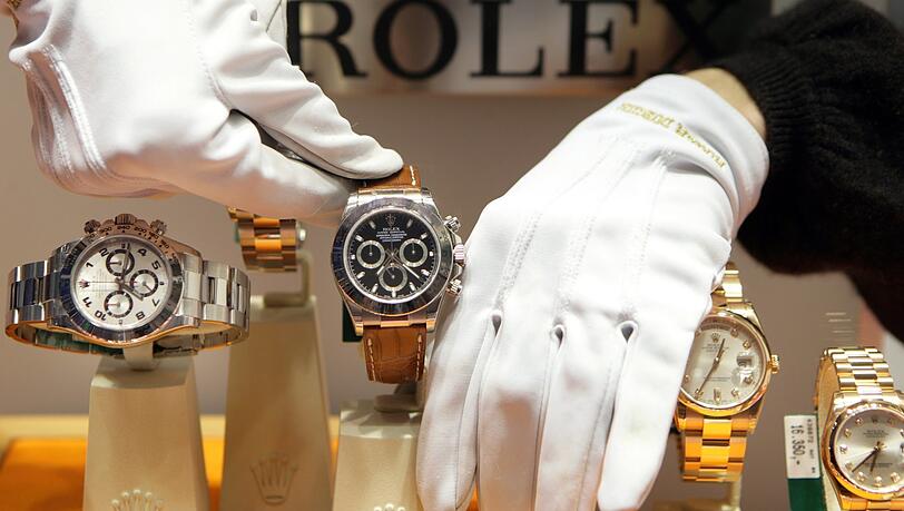 Gefragter Luxus: Rolex-Uhren in einem Schaufenster. Gefragter Luxus: Rolex-Uhren in einem Schaufenster.