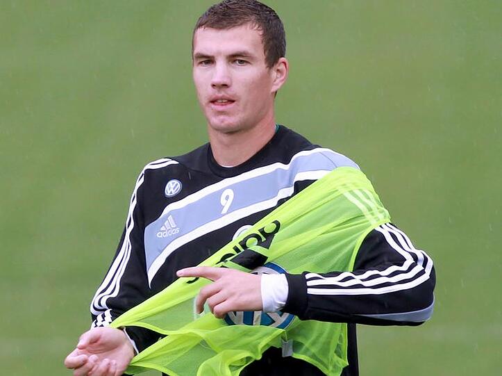 Edin Dzeko hat das Trainingslager des VfL Wolfsburg verlassen
