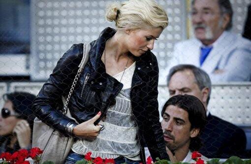 ... Bestätigung der Liebe zwischen Lena Gercke und Sami Khedira steht allerdings noch aus. Der Fußballer hatte sich im Sommer 2010, vor der Fußball-WM in Südafrika, nach drei Jahren von seiner Freundin Kathrin Breitmaier getrennt.