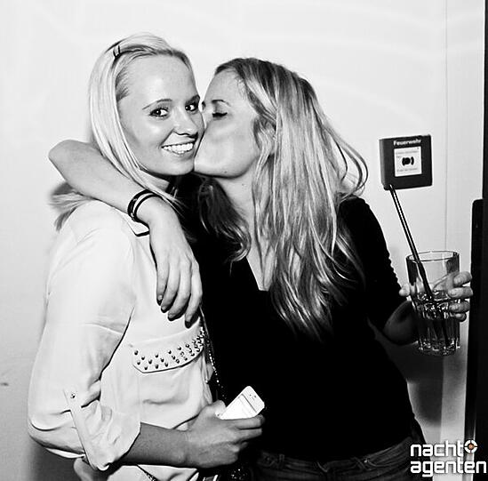 Rococo Halloween Clubbing im 8 Seasons. Mehr Bilder unter: www.nachtagenten.de.