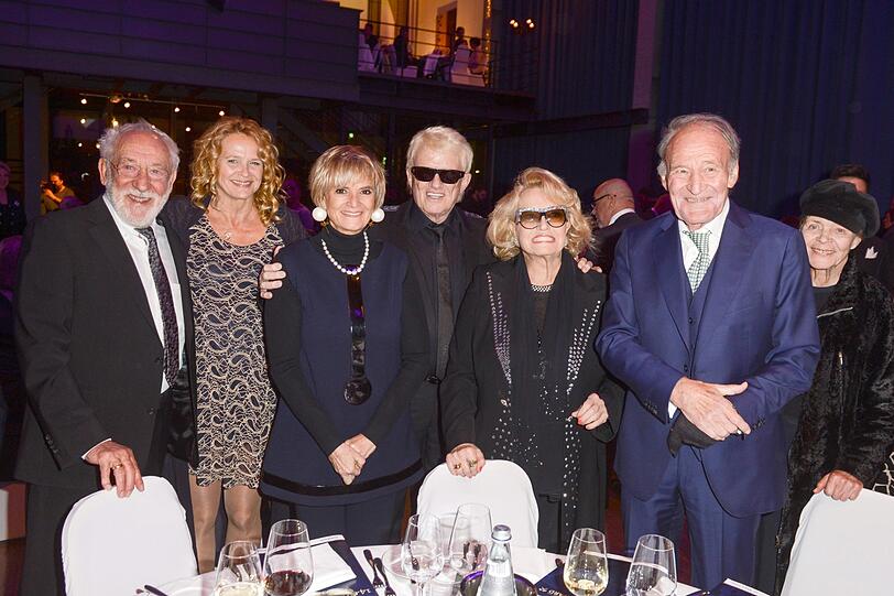 Dieter Hallervorden mit Freundin Christiane Zander, Gloria von Thurn und Taxis, Heino mit Frau Hannelore und Michael Mendl