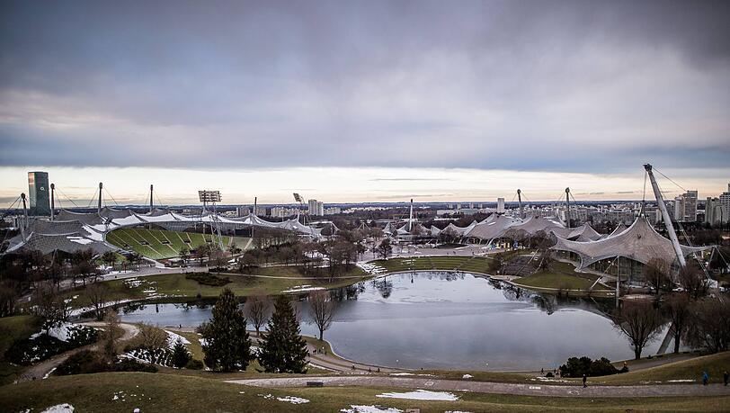 Der Ausblick vom Olympiaberg. Der Ausblick vom Olympiaberg.