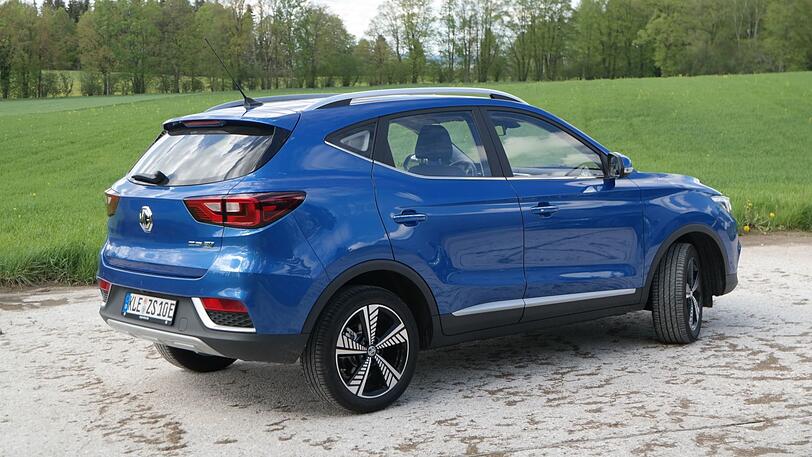 Mit seiner Länge von 4,32 Metern passt der MG ZS EV exakt ins Segment der City-SUV.