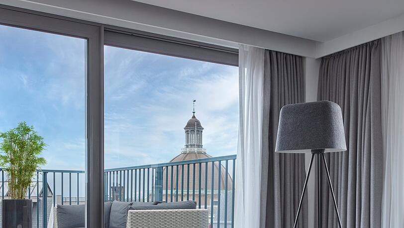 Die Penthouse-Suite hat eine private Dachterrasse Die Penthouse-Suite hat eine private Dachterrasse