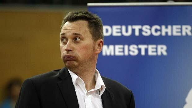 Haching-Trainer Mihai Paduretu. Haching-Trainer Mihai Paduretu.