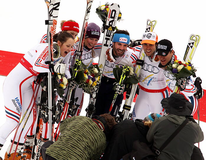 Das französische Team freut sich über den Sieg