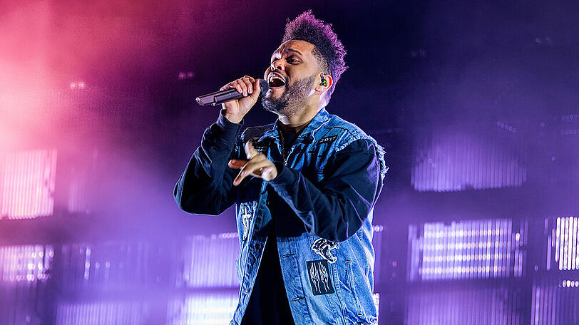 The Weeknd wird im kommenden Jahr in der Halbzeitshow des 55. Super Bowls performen.