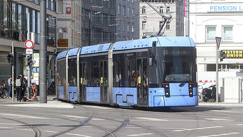 Weil in der Werkstatt Personal fehlt, stellt die MVG die Tramlinie 29 bis Anfang Januar ein. (Symbolbild)