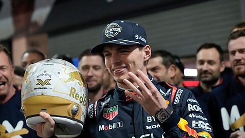 Max Verstappen zeigt es an: Er hat Titel Nummer 4 sicher.