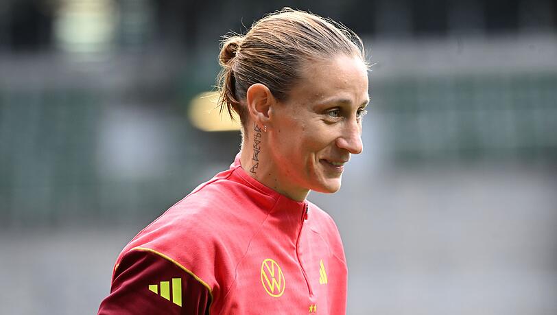 Verspätete EM-Vorbereitung hat für Torfrau Ann-Katrin Berger begonnen