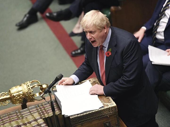 Premier Boris Johnson spricht im britischen Unterhaus.