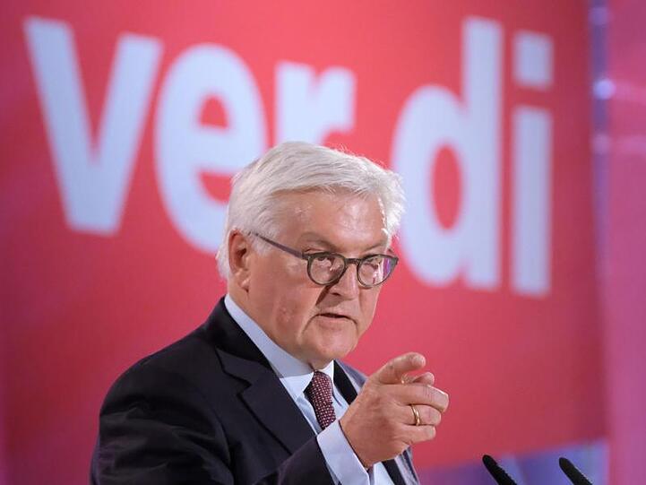 Bundespräsident Frank-Walter Steinmeier spricht zur Eröffnung des Verdi-Bundeskongresses in Leipzig.