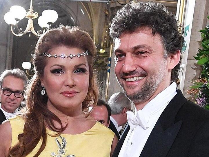 Anna Netrebko und Tenor Jonas Kaufmann beim Opernball in der Staatsoper. Foto: Helmut Fohringer/APA/Archiv