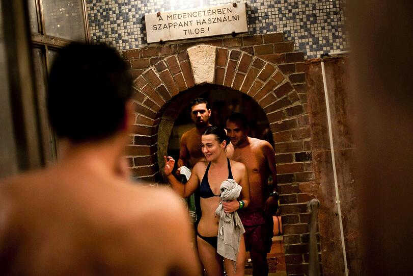 Viel nackte Haut: Bei den 4. "Night of Baths?"in Budepest ging?s wieder richtig heiß her.
