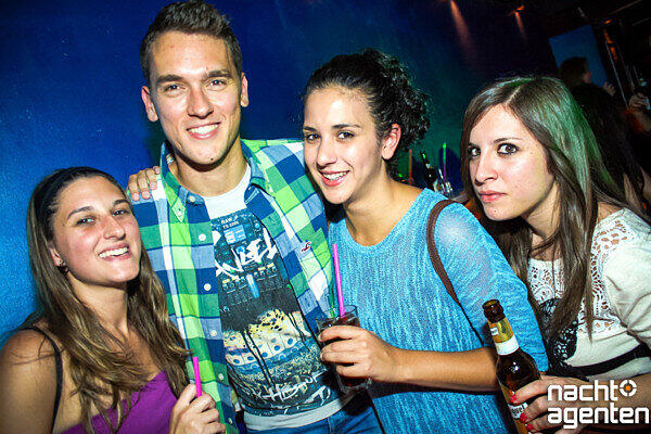Die besten Partybilder vom Samstag. Hier aus dem Gecko Club.