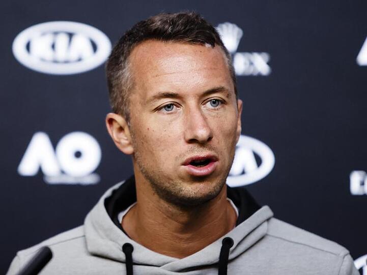 Der deutsche Tennisspieler Philipp Kohlschreiber spricht auf einer Pressekonferenz. Foto: Frank Molter/dpa/Archivbild
