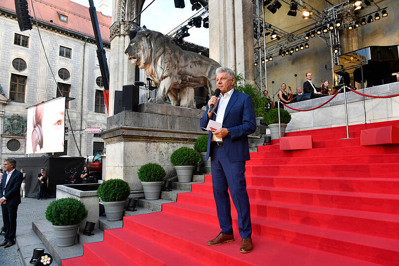 Dieter Reiter bei der Begrüßung des Publikums.