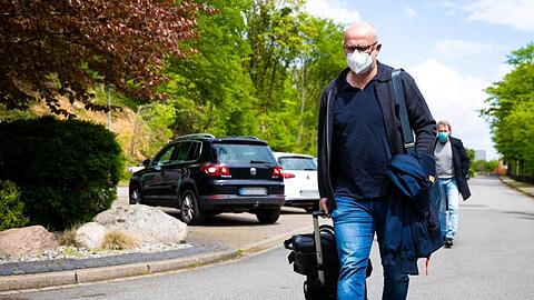 Thomas Schaaf soll Werder Bremen vor dem Abstieg retten.