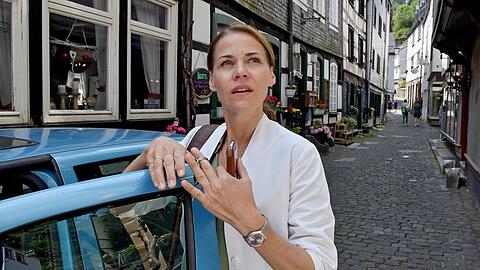 "Die Eifelpraxis: Chancen": Vicky (Jessica Ginkel) arbeitet in Monschau.