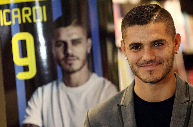 Die Verantwortlichen von Inter Mailand wollen Medienberichten zufolge mit Kapitän Mauro Icardi über den umstrittenen Inhalt seines Buches sprechen.
