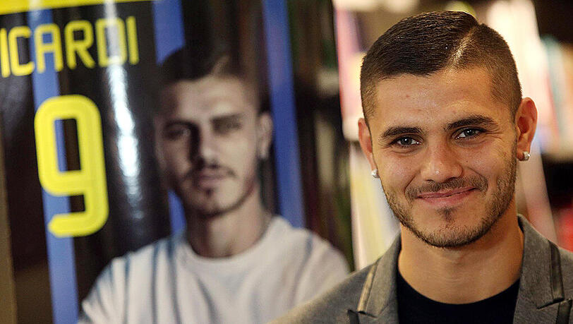 Die Verantwortlichen von Inter Mailand wollen Medienberichten zufolge mit Kapitän Mauro Icardi über den umstrittenen Inhalt seines Buches sprechen. Die Verantwortlichen von Inter Mailand wollen Medienberichten zufolge mit Kapitän Mauro Icardi über den umstrittenen Inhalt seines Buches sprechen.