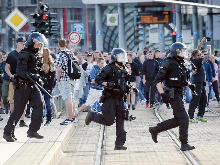 Das war der Auslöser für die Koalitionskrise: Polizisten nach dem Abbruch des Stadtfestes Chemnitz am 26. August.
