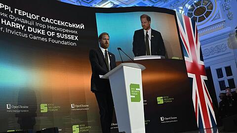 Prinz Harry w&auml;hrend einer Rede beim Kyiv Security Forum am 23. April.