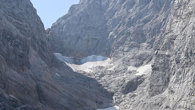 Vom Blaueisgletscher ist nur ein kläglicher Rest übrig. Vom Blaueisgletscher ist nur ein kläglicher Rest übrig.