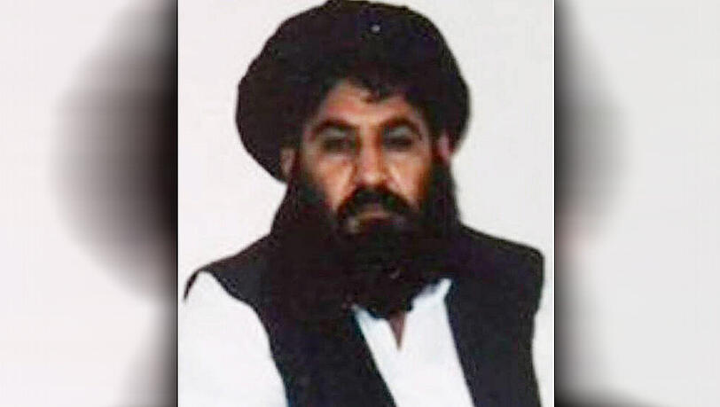 Nachdem die Taliban den Tod ihres vorherigen Anführers Mullah Mohammad Omar zwei Jahre lang geheim gehalten hatten, hat Mullah Achtar Mansur (Foto) die Macht im vergangenen Sommer übernommen. Nachdem die Taliban den Tod ihres vorherigen Anführers Mullah Mohammad Omar zwei Jahre lang geheim gehalten hatten, hat Mullah Achtar Mansur (Foto) die Macht im vergangenen Sommer übernommen.