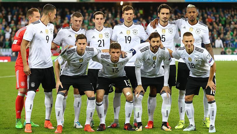 Die Deutsche Fußball-Nationalmannschaft hat sich souverän für die WM 2018 in Russland qualifiziert. Die Deutsche Fußball-Nationalmannschaft hat sich souverän für die WM 2018 in Russland qualifiziert.