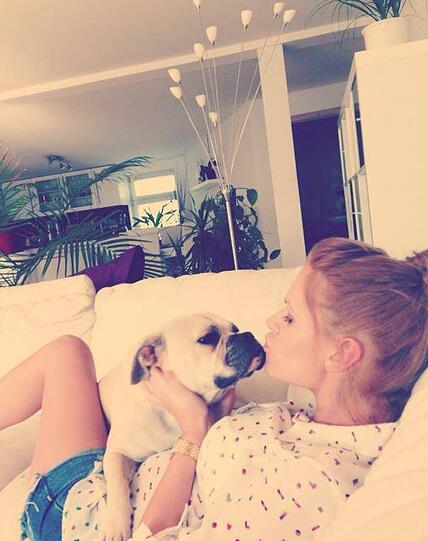 Kuschelzeit mit Hundedame Emma