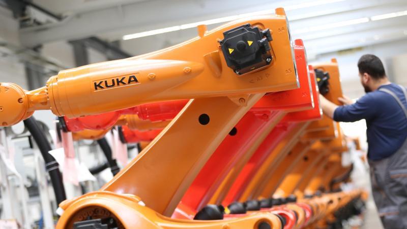 In der Vergangenheit hatte unter anderem die Übernahme des Roboterherstellers Kuka durch den chinesischen Midea-Konzern Debatten über einen möglichen Technologietransfer befeuert. In der Vergangenheit hatte unter anderem die Übernahme des Roboterherstellers Kuka durch den chinesischen Midea-Konzern Debatten über einen möglichen Technologietransfer befeuert.