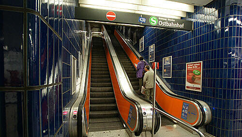 An dieser Rolltreppe im Marianplatz-Untergeschoss klemmte sich ein Junge die Finger ein An dieser Rolltreppe im Marianplatz-Untergeschoss klemmte sich ein Junge die Finger ein