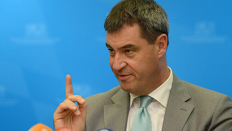 Markus Söder vermutet, dass viele Menschen wegen der 140 Euro nach Deutschland kommen. Markus Söder vermutet, dass viele Menschen wegen der 140 Euro nach Deutschland kommen.