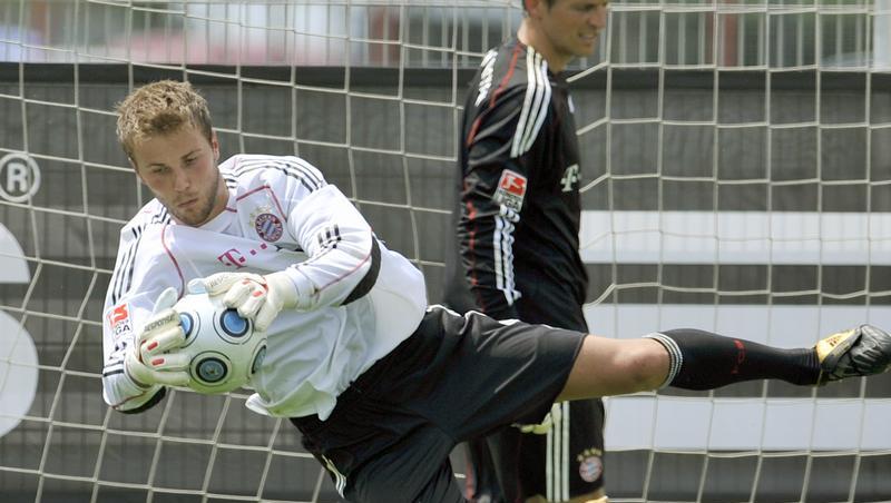 Zwei Mann, ein Ziel: Und nur einer, Michael Rensing, hat es geschafft - er ist die neue, alte Nummer eins der Bayern. Zwei Mann, ein Ziel: Und nur einer, Michael Rensing, hat es geschafft - er ist die neue, alte Nummer eins der Bayern.