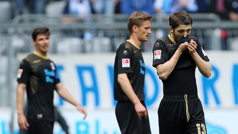 Der TSV 1860 muss wohl bis zum Schluss um den Klassenerhalt zittern. Der TSV 1860 muss wohl bis zum Schluss um den Klassenerhalt zittern.