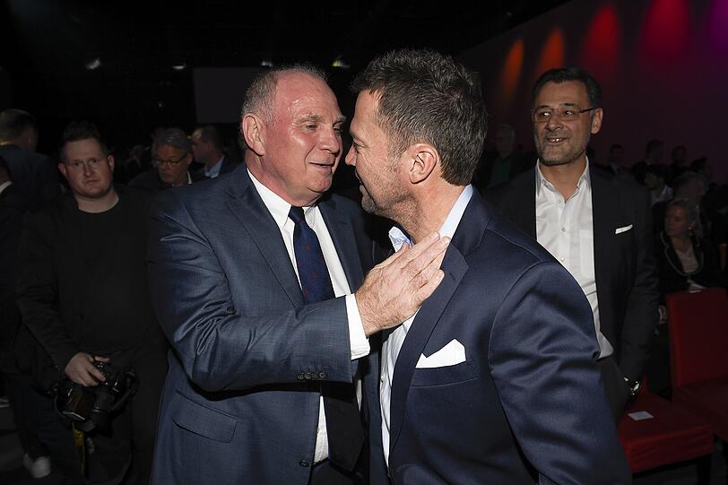 Annäherung bei der Sky-Party: Uli Hoeneß und Lothar Matthäus (r.) kommen sich wieder näher.