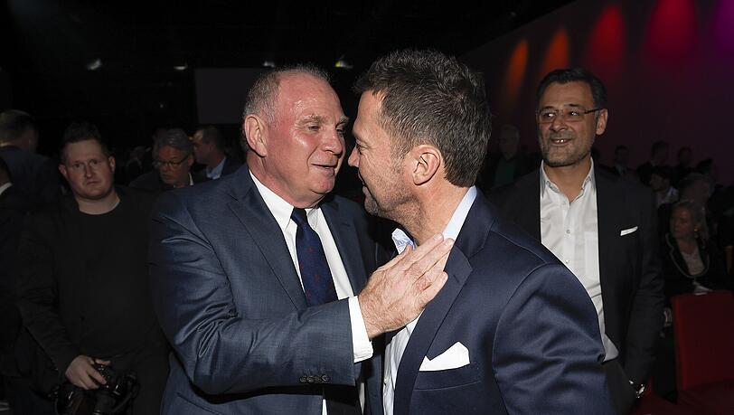Annäherung bei der Sky-Party: Uli Hoeneß und Lothar Matthäus (r.) kommen sich wieder näher. Annäherung bei der Sky-Party: Uli Hoeneß und Lothar Matthäus (r.) kommen sich wieder näher.