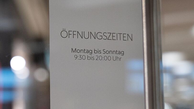 Bayern will als einziges Bundesland neben dem Saarland an Ladenöffnungszeit bis spätestens 20.00 Uhr festhalten.