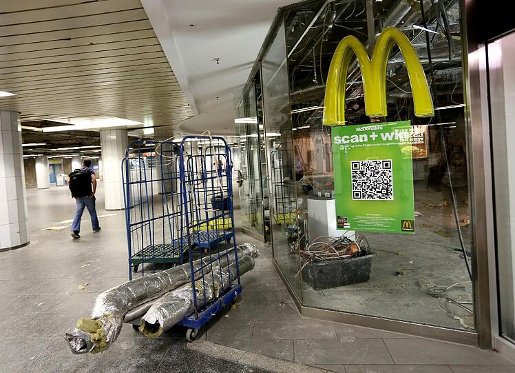 Schick und Schrott: Diese beiden Extreme bieten sich den Besuchern des Münchner Hauptbahnhofs dar. Die Bilder zum Durchklicken.