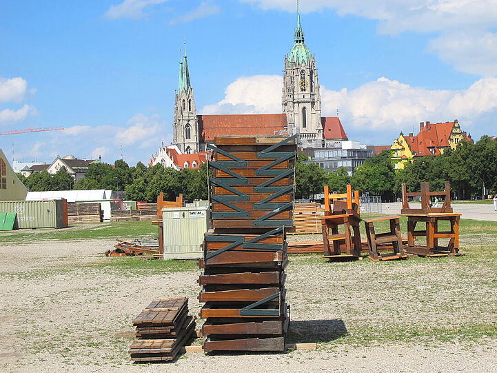 Aktuelle Bilder vom Aufbau des Oktoberfests und von der Theresienwiese.