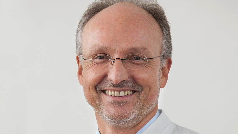 Ulrich Voderholzer ist Professor ist Chefarzt der Psychosomatischen Klinik & Psychotherapie an der Schön-Klinik Roseneck in Prien am Chiemsee. Ulrich Voderholzer ist Professor ist Chefarzt der Psychosomatischen Klinik & Psychotherapie an der Schön-Klinik Roseneck in Prien am Chiemsee.