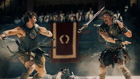Lucius Verus Aurelius (Paul Mescal, links) im Kampf gegen den Tribun Justus Acacius (Pedro Pascal) in Ridley Scotts „Gladiator“-Aufguss von 2024.Der Film wird im Rahmenprogramm der Ausstellung am 5. Februar 2026 gezeigt.
